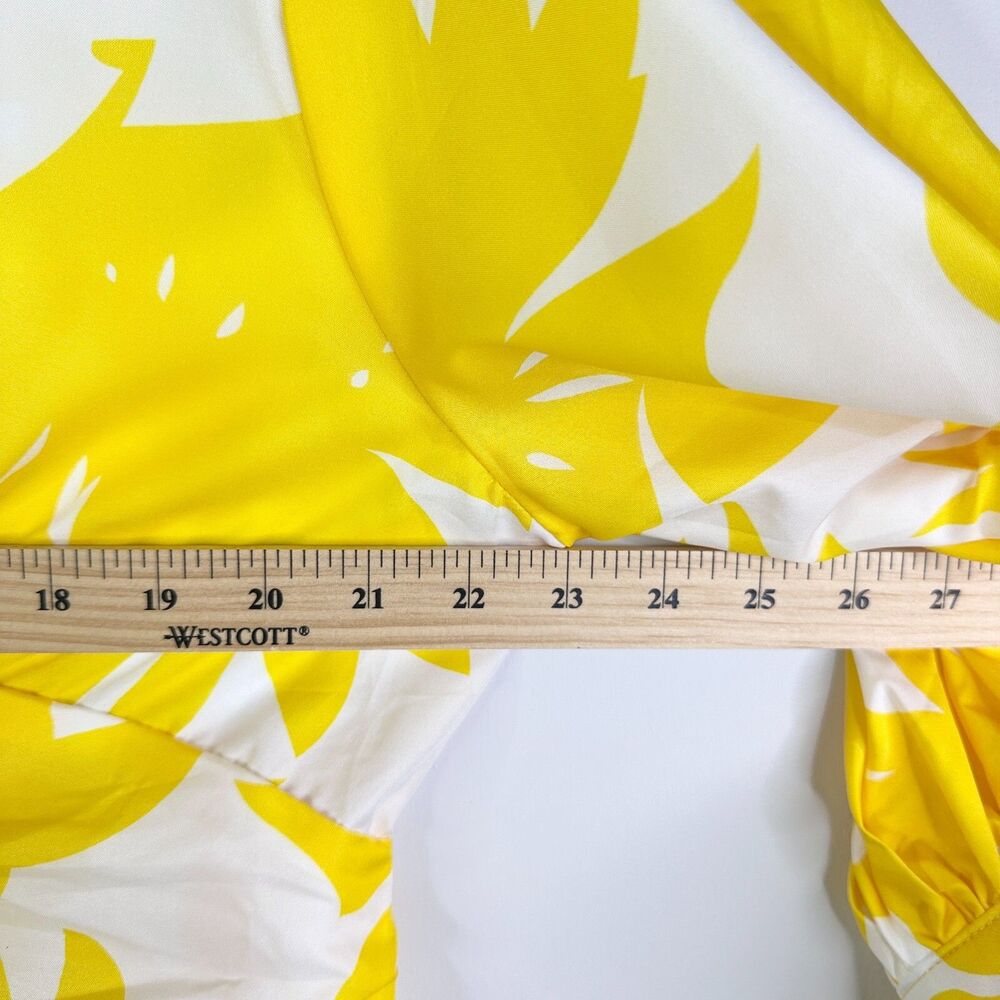 Vonda Dress Women 1X 2X Plus Yellow White Floral Maxi Deep V-neck Regency NWT - Picture 6 of 8